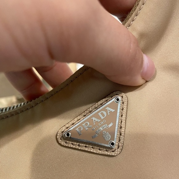 ‼️ SOLD ‼️Prada re-edition nylon cross body bag - Picture 10 of 15